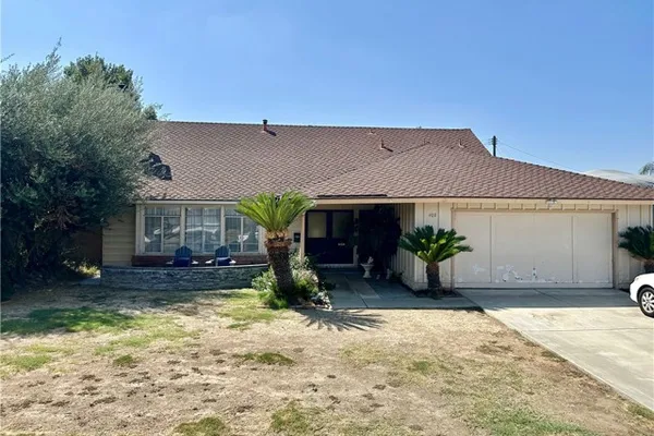 408 LARRY LN