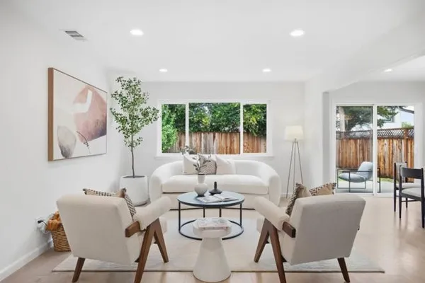 4517 VANDERBILT DR