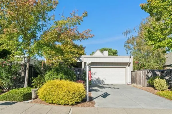 363 DAHLIA DR