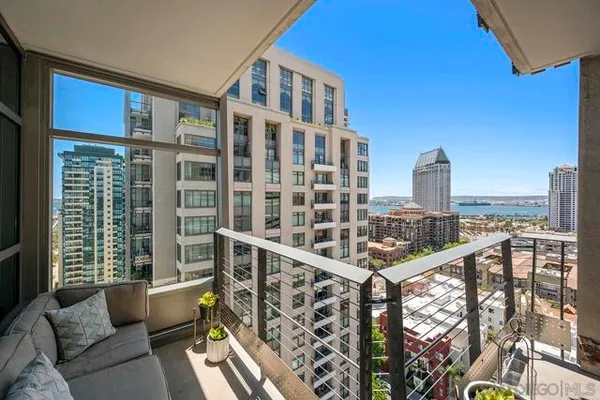 645 FRONT ST 1807