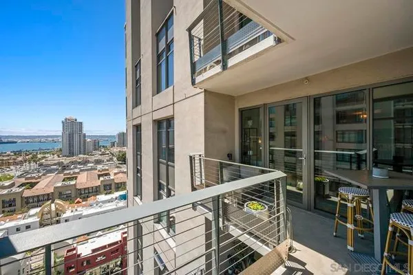 645 FRONT ST 1807