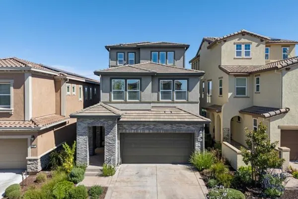 258 BENMORE DR