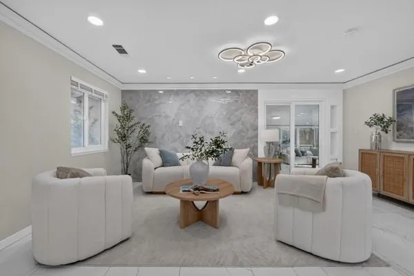 5243 AMELIA DR