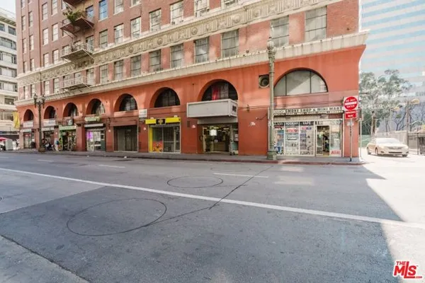 312 W 5TH ST 1112