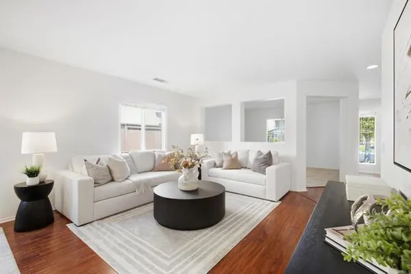 1009 LONGFELLOW CT