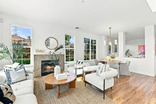 153 POSITANO CIR 802