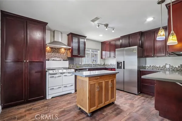 1534 W 213TH ST