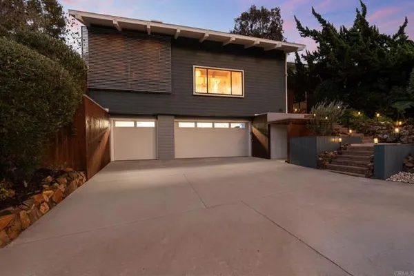 765 VAL SERENO DR
