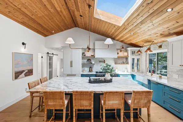 765 VAL SERENO DR