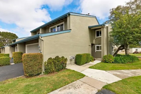 610 AQUARIUS LN