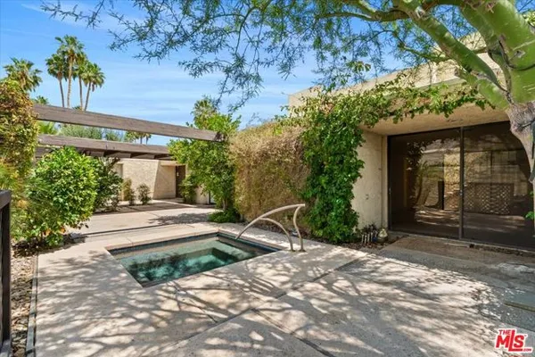 426 N HERMOSA DR