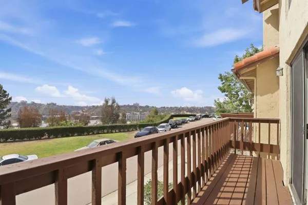 6862 CAMINO BERDECIO