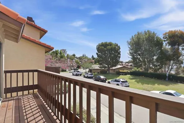 6862 CAMINO BERDECIO