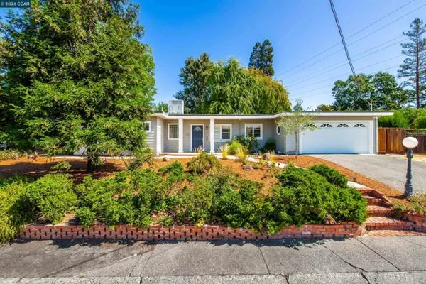1132 SUNSET LOOP