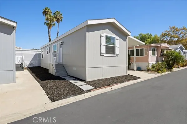 2193 LOS FELIZ DR 8