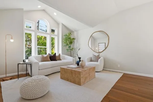 154 SAN CARLOS AVE