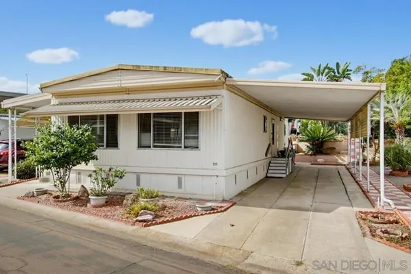 8712 N MAGNOLIA AVE SPC 54