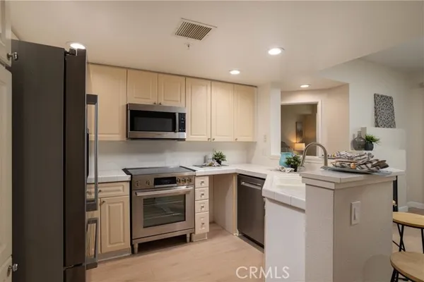 1301 CABRILLO AVE 207