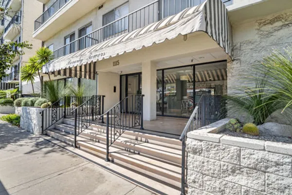 1115 S ELM DR 415