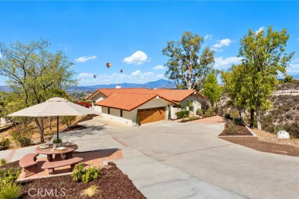 41525 AVENIDA ORTEGA