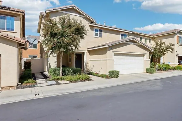 1410 SILVERBERRY LN