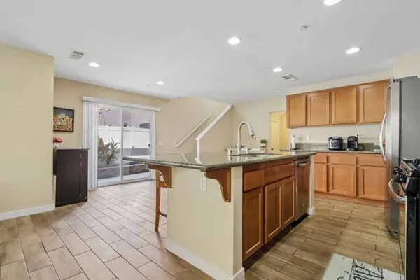 1410 SILVERBERRY LN
