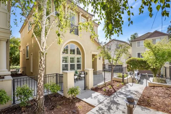 4674 TORREY PINES CIR
