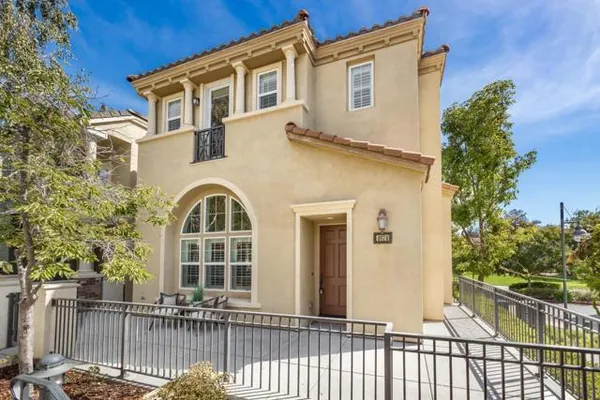 4674 TORREY PINES CIR