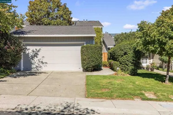 1085 CAMINO VERDE CIR
