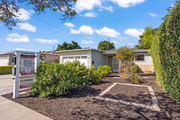 885 COACHELLA AVE