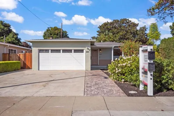 885 COACHELLA AVE