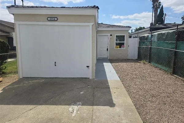 2214 E 111TH