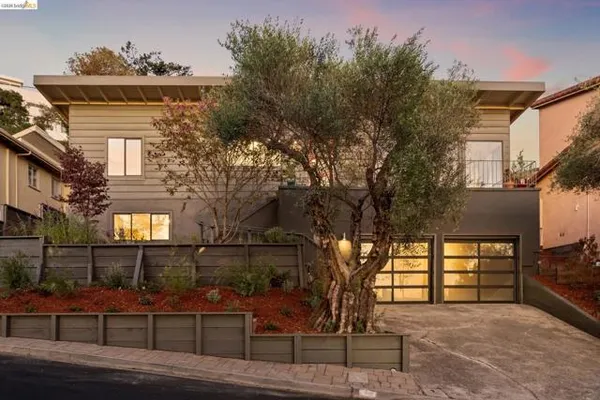 42 COWPER AVE