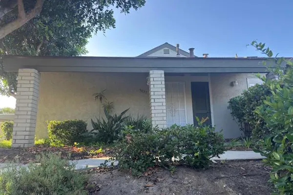 5037 LA CUENTA DR