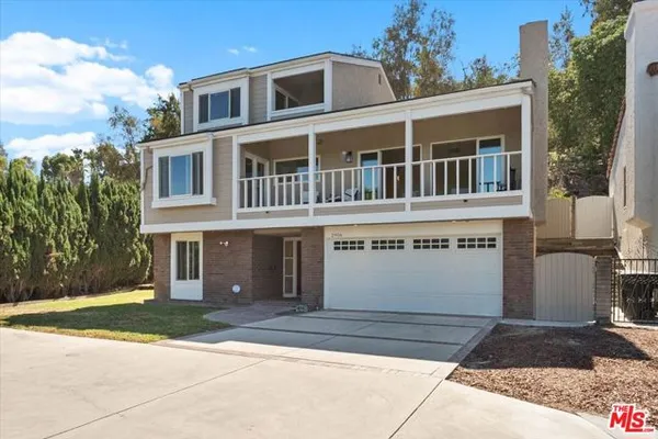2916 BRIARWOOD DR