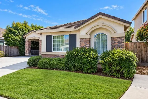 1716 ANDREWS CIR