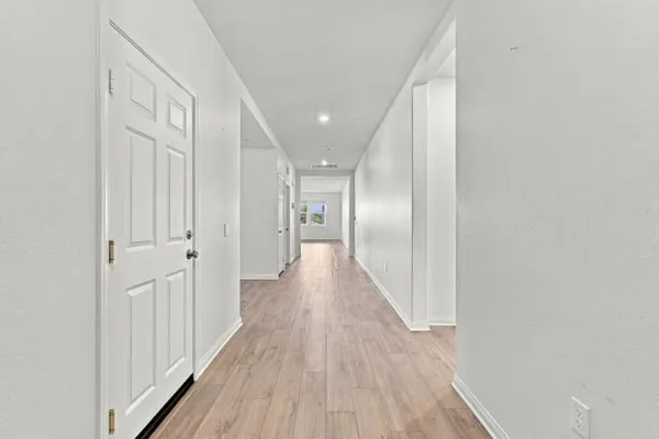 25866 HOLLOW POINT CT