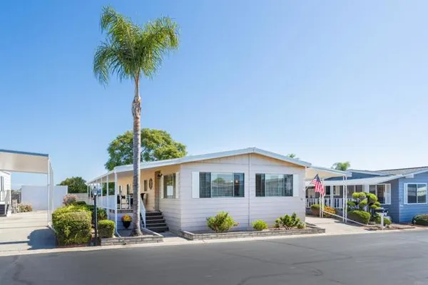 650 S RANCHO SANTA FE RD SPC 53