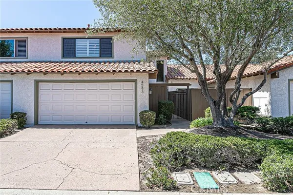 4593 FOXENWOOD LN