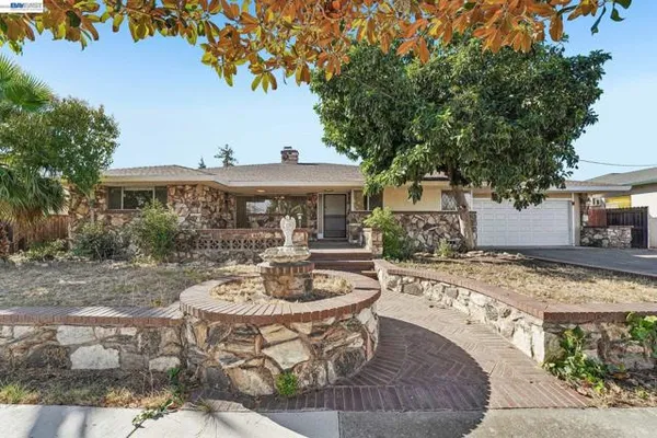 214 REDONDO DR