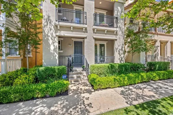 2405 PLATEAU DR