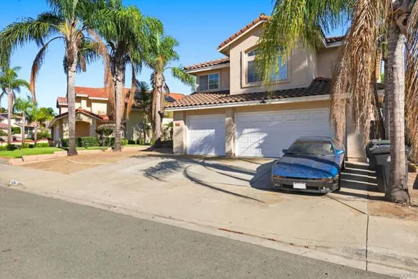 624 DIAMOND DR