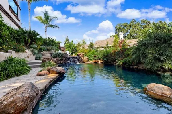 2130 PERIWINKLE DR