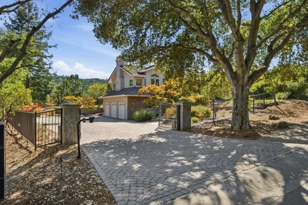 27960 ROBLE BLANCO DR