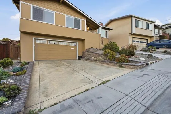 2715 CONCORD WAY