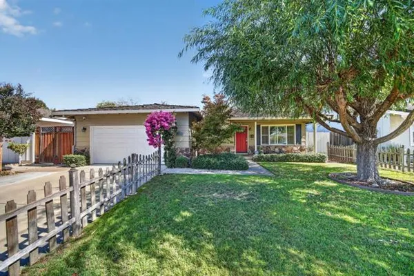 1572 CREEK DR
