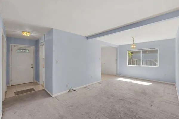 2141 TAMIE LN