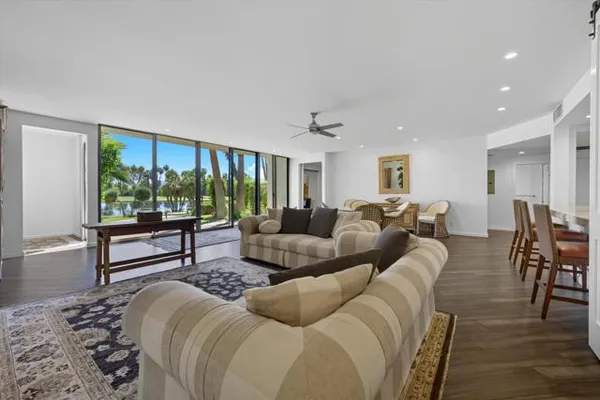 900 ISLAND DR 109