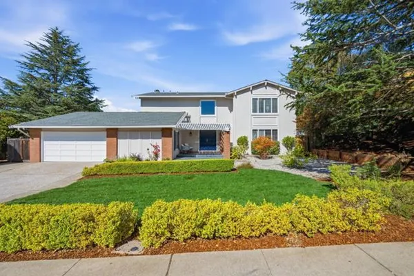 15 WATERLOO CT