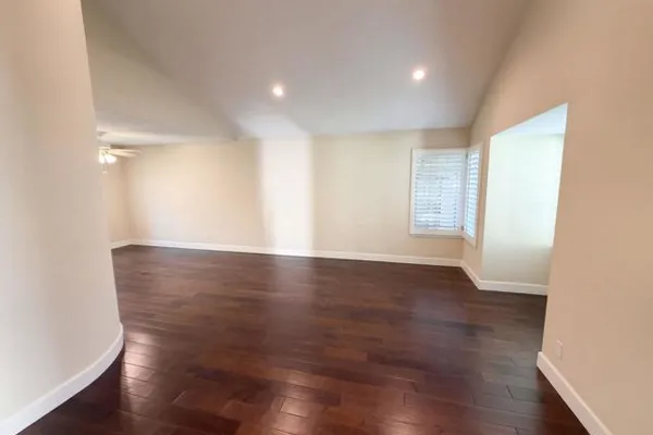 3005 CALLE DE LA MESA